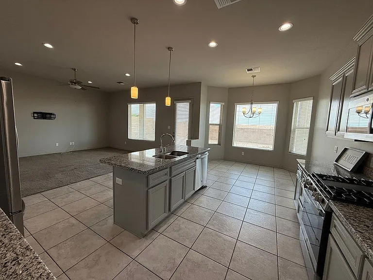 10156 E 39th Ln — Photo 12