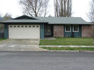 945 N Rose St, Phoenix, OR 97535