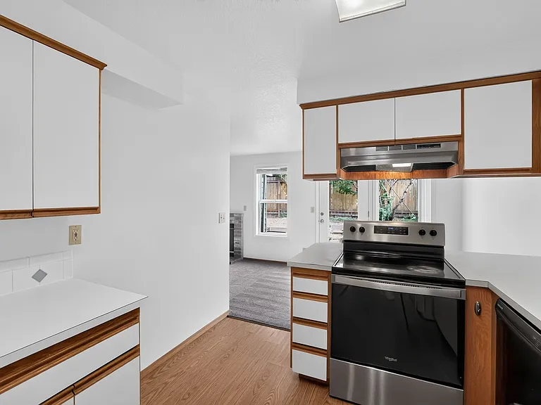 20463 SW Midline St — Photo 3