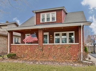 1358 E Algonquin Rd, Des Plaines, IL 60016