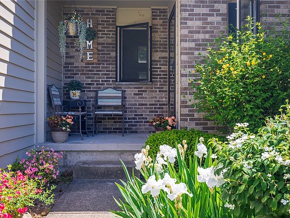 5th image of 63 Colonial Cir