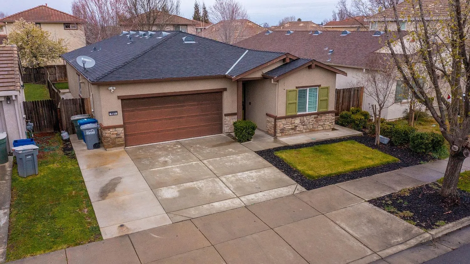 451 Jacobs Dr photo 1