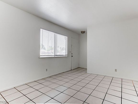 4th image of 4269 Stewart Ave APT 1
