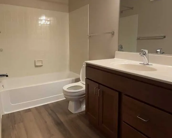 Cedarwood Apartments — Photo 20