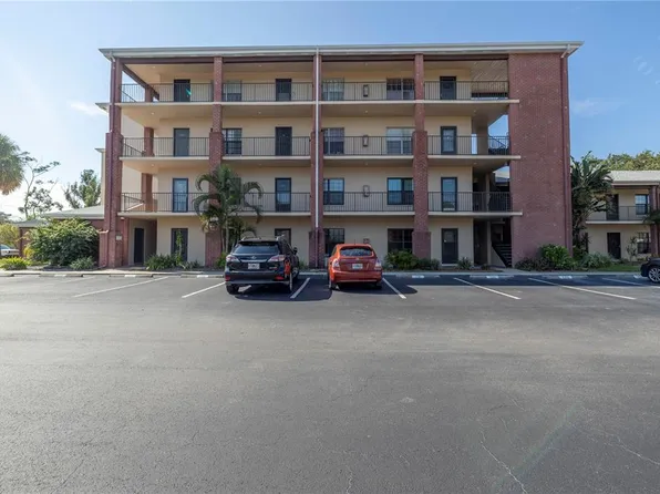 930 85th Ave N APT 305, Saint Petersburg, FL 33702