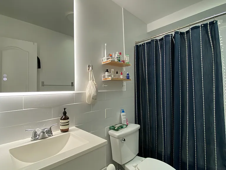 1042 Herkimer St #3C — Photo 6