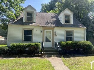 3012 Garfield Dr, Rockford, IL 61101