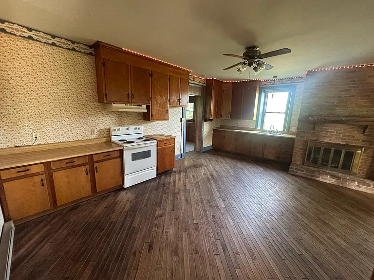 York Rd — Photo 12