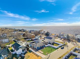 6 Rugby Drive, Shirley, NY 11967