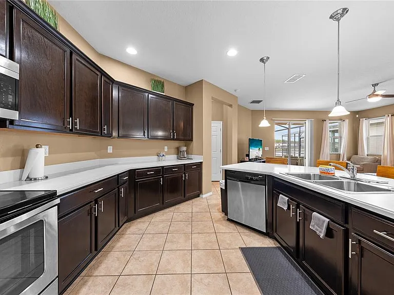 4704 Ruby Red Ln — Photo 38