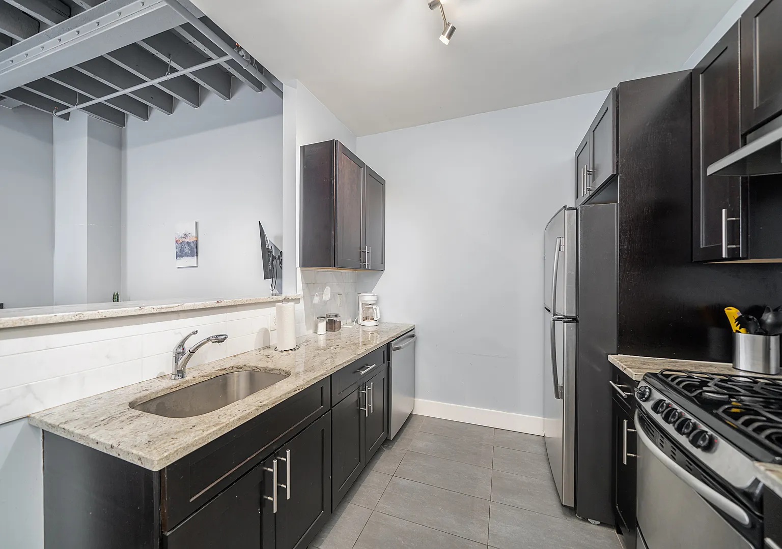 Studio, 600 sqft, $1,700 — Photo 4