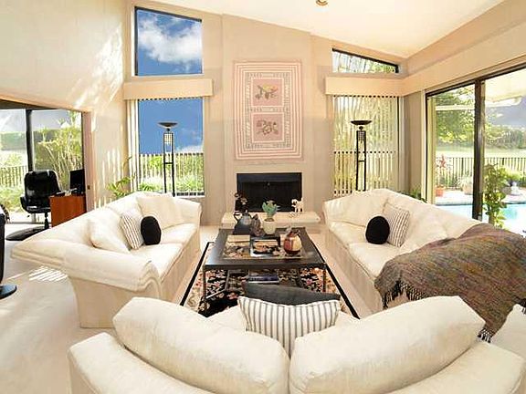 Home For Sale In Boca Grove