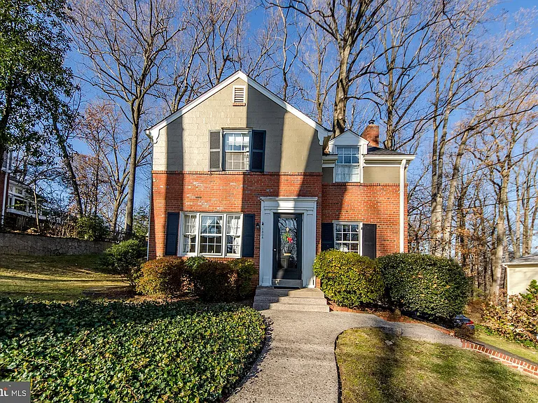 1308 Tracy Pl — Photo 4