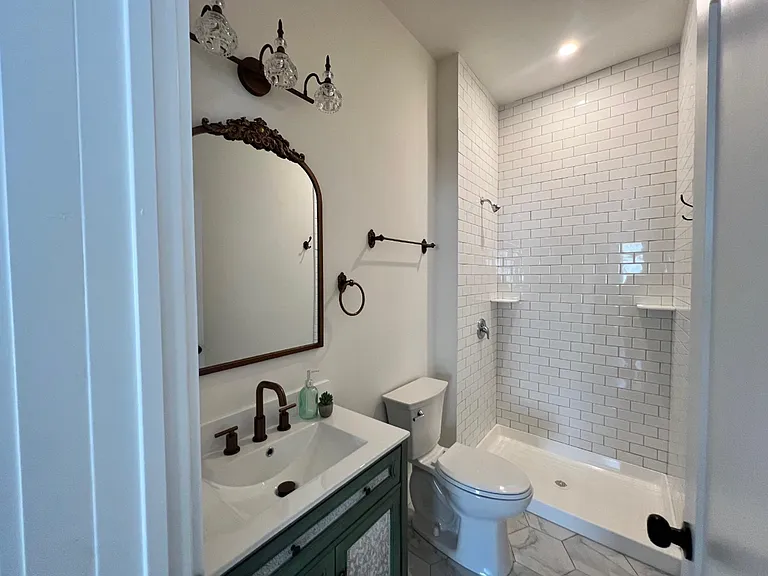 106 E Broad St — Photo 26