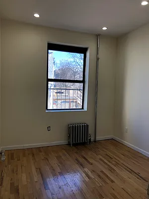 Rented by EXR | media 25