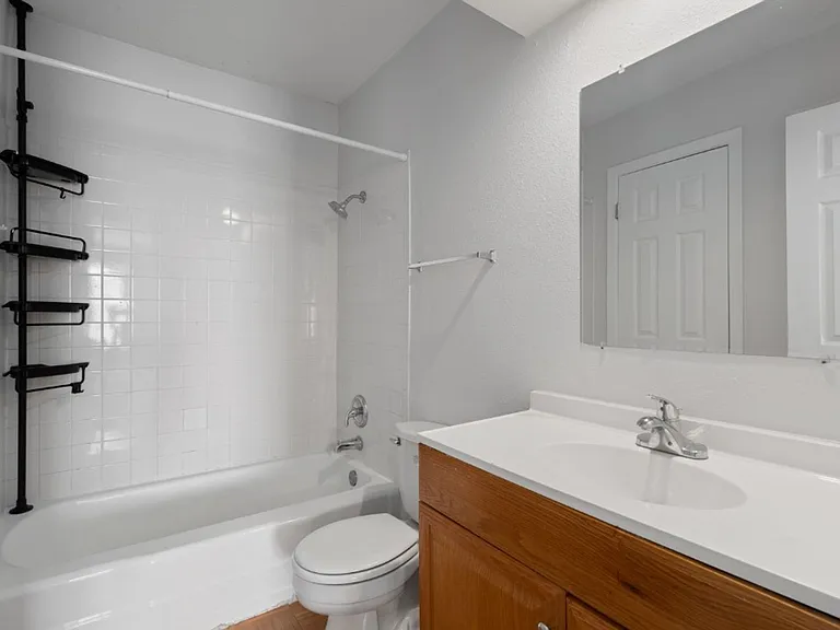 5800 Belmoor Dr #C — Photo 15