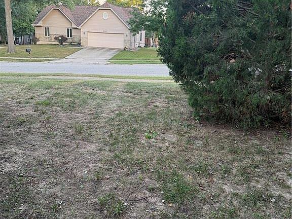 4th image of 4701 NW 67th Ter