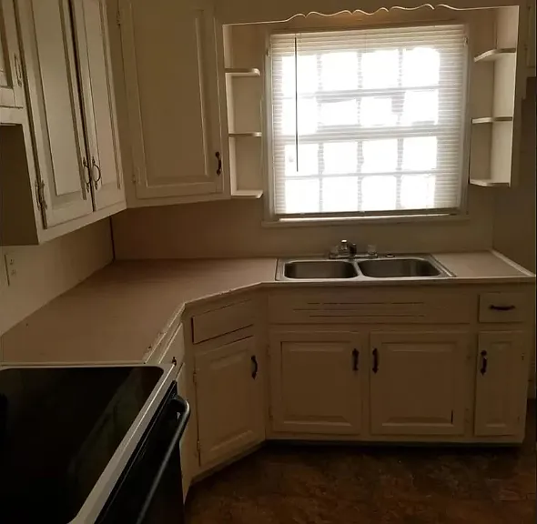 306 Saint Claire Ln — Photo 2