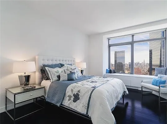 Sold by TNG Nassimi Realty | media 2