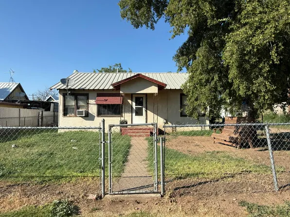 211 E 5th St, Clarendon, TX 79226