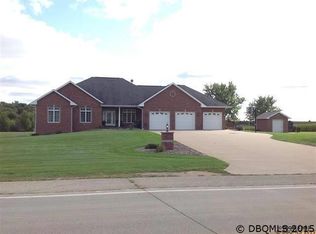 20510 E Pleasant Grove Rd, Epworth, IA 52045