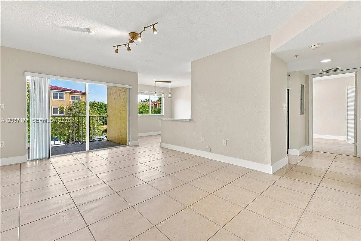 Breeze Of Galloway Condo — Photo 3