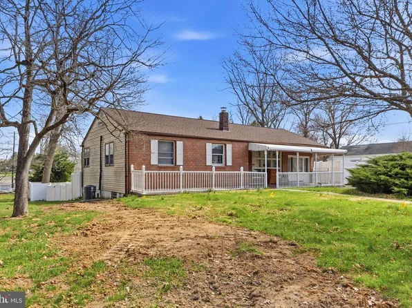 360 Hollowbrook Rd, Trenton, NJ 08638