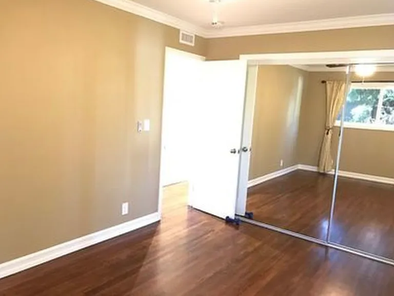 2225 Chapala St — Photo 27