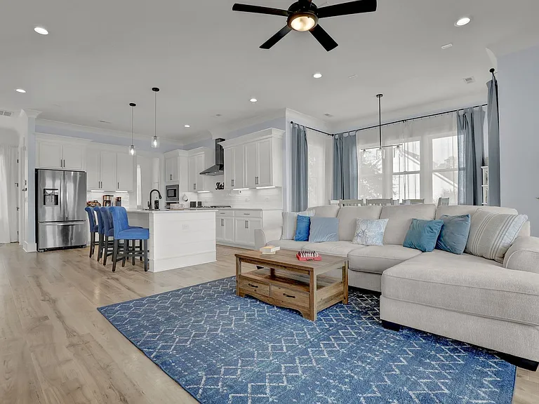 1059 Meridian Dr — Photo 9