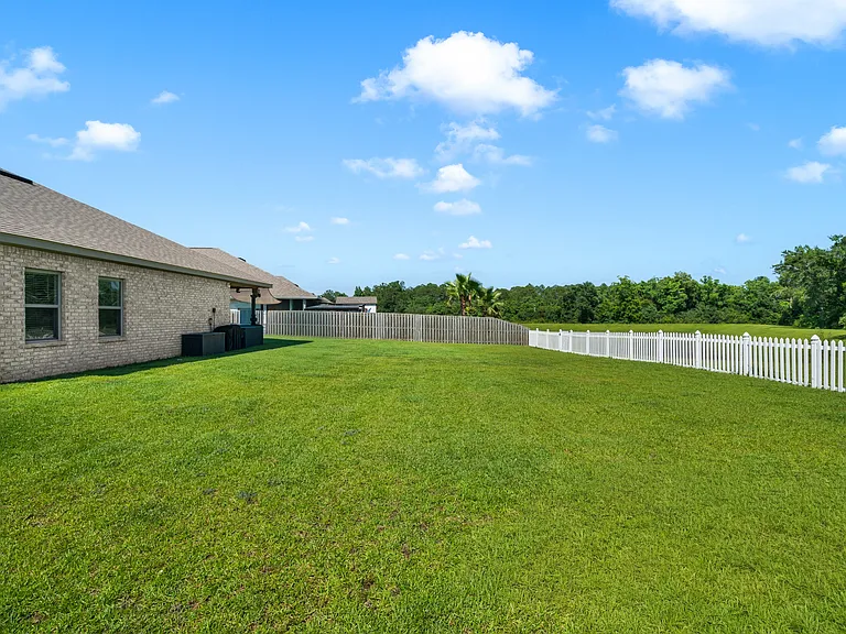 1048 Pheasant Cir — Photo 30