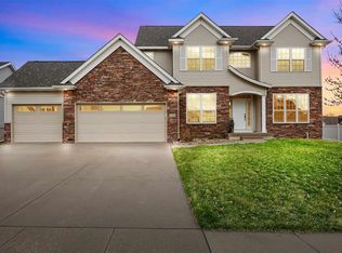 1324 Lindenbrook Ln, Marion, IA 52302