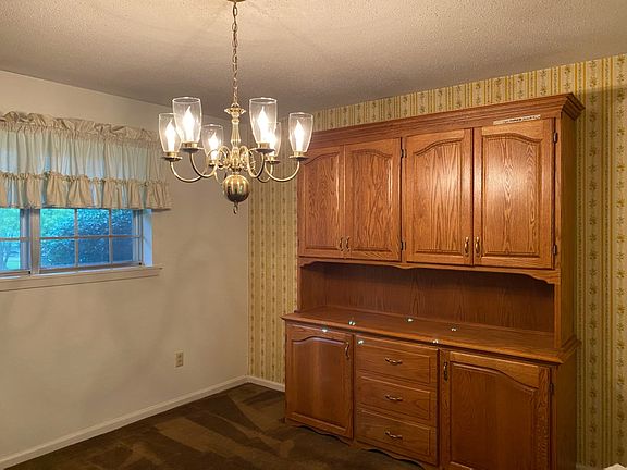 4th image of 1750 Hollyhill Dr
