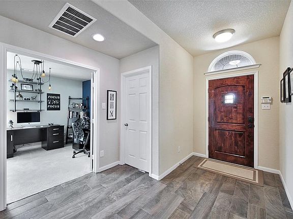 4th image of 21547 Prairie Crest Dr