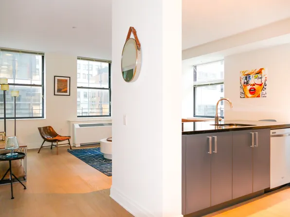 70 Pine Street image 3 of 26