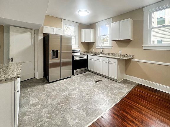 2nd image of 309 College Ave
