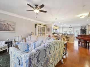 7 Maple Ave APT 8, Morristown, NJ 07960