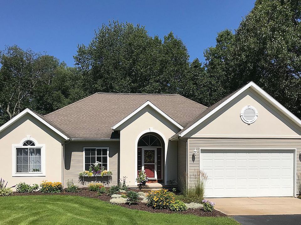 1st image of 9369 Garden Gate Dr NE