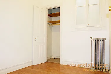Rented by aptsandlofts.com