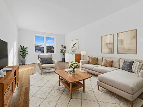 143-25 84th Dr #3J, Queens, NY 11435