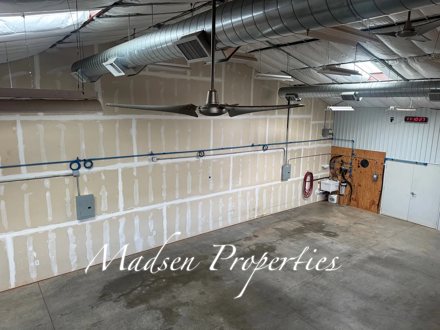1115 East Ewald Court - A — Photo 2