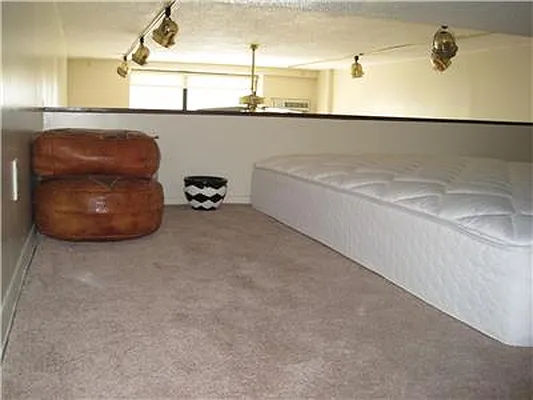 Sold by (Legacy) Elegran | media 12