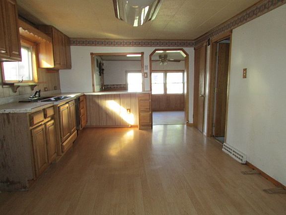 5th image of 26961 N Elm St