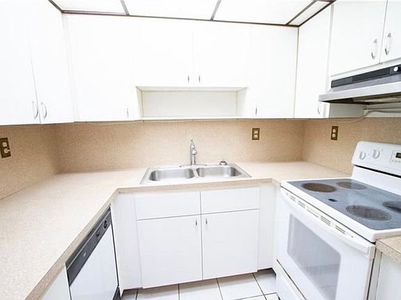 2nd image of 17878 N Bay Rd APT 206