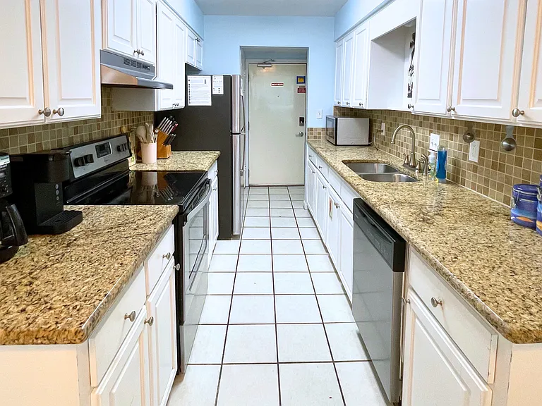 421 E Beach Blvd #450 — Photo 12