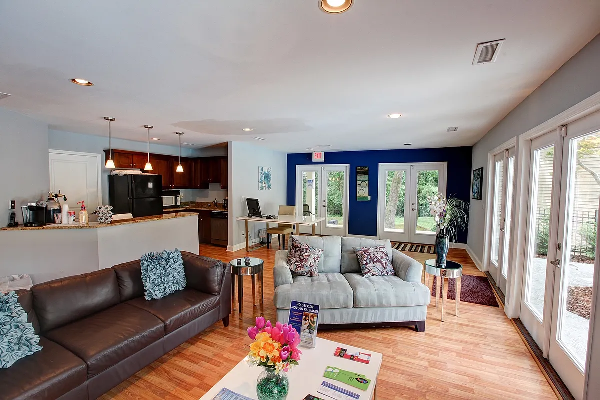 Building Photo - Wendover Walk Apartments