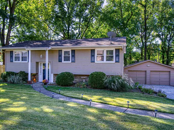 7433 Acorn Dr, Newburgh, IN 47630