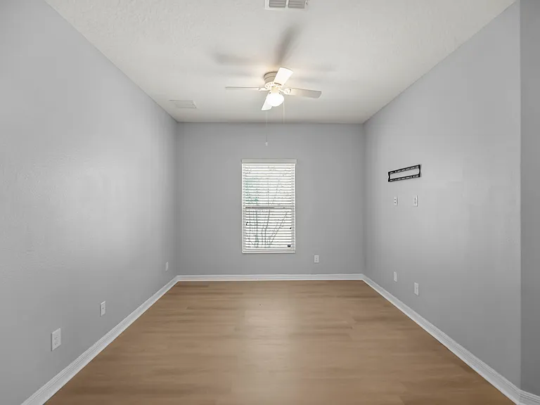1300 Cavender Creek Rd — Photo 21