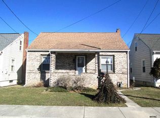 369 Maple Ave, Hanover, PA 17331