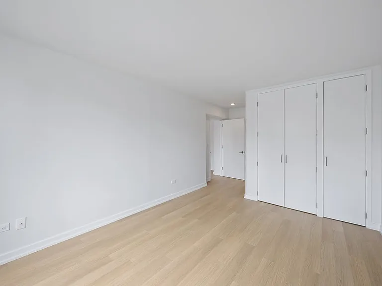 200 W 60th St #7G — Photo 11