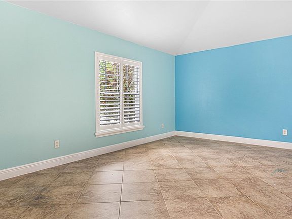 3rd image of 1502 SW 20th Ave